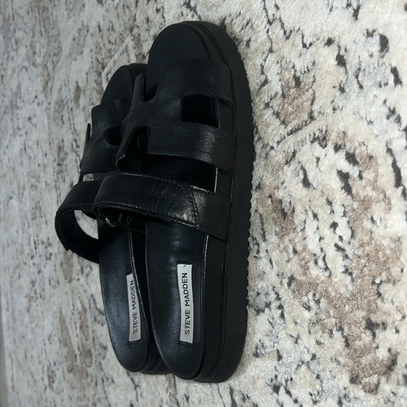 Steve Madden Black Leather Sandal - Picture 2 of 12
